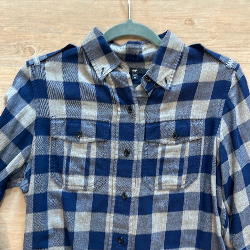 Casual plaid button up